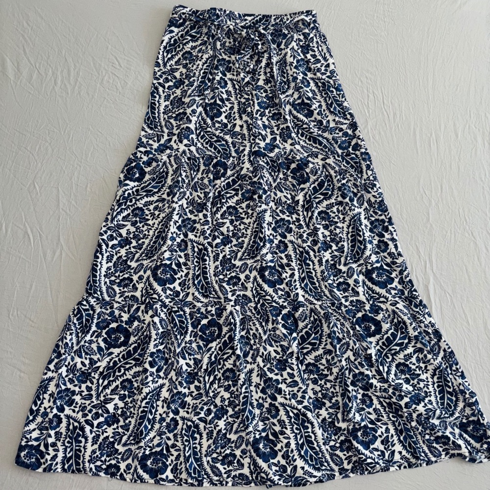 Mi Ami Francesca's Joellyn Blue White Paisley Floral Tiered Maxi Skirt Medium